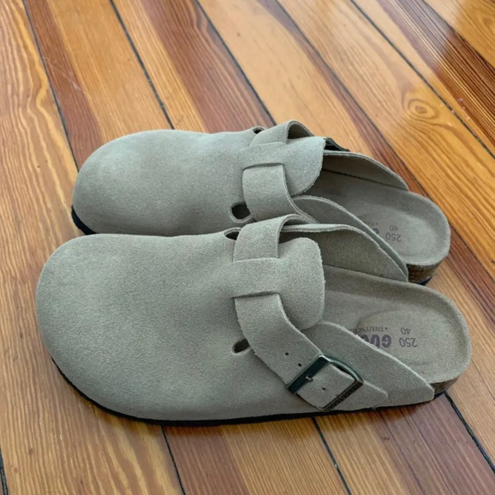 Women’s clogs